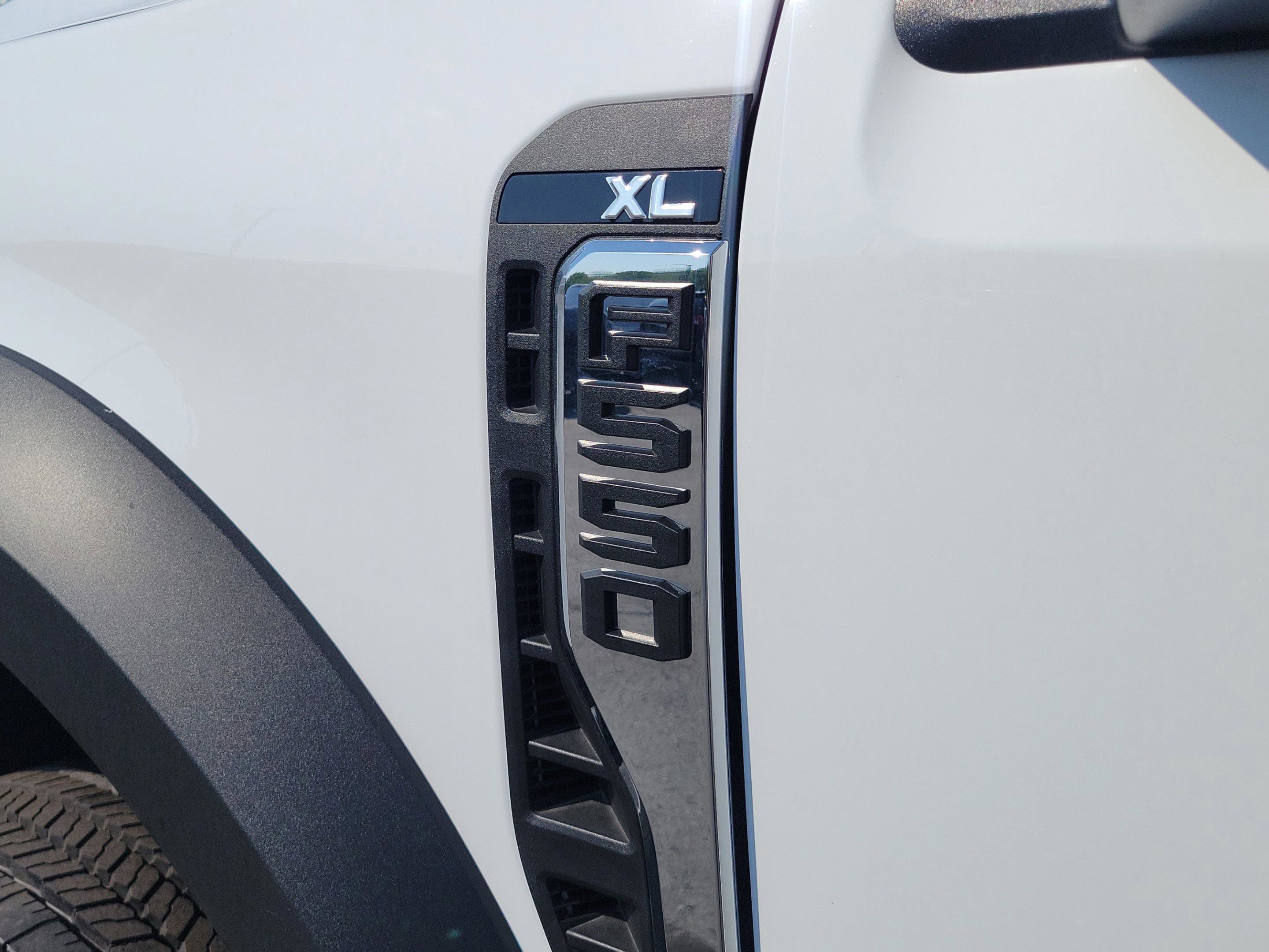 New 2025 Ford F550 2WD Regular Cab Super Duty w/ XL Chrome Package image 27