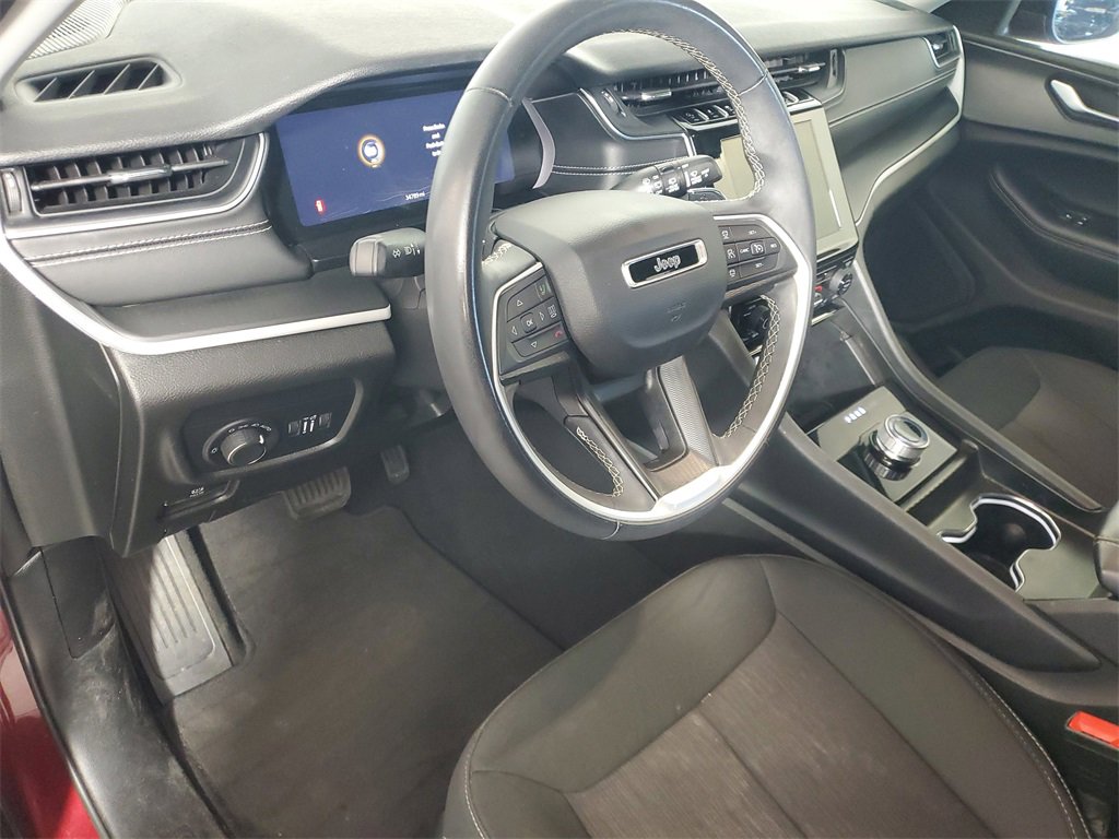 Used 2024 Jeep Grand Cherokee L Laredo image 11