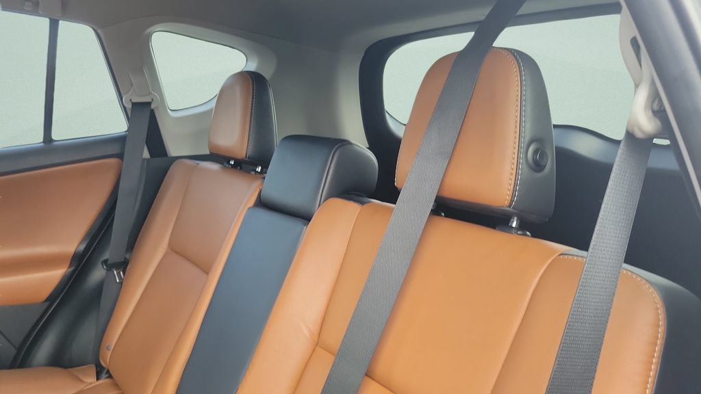 Used 2017 Toyota RAV4 Platinum FWD image 9
