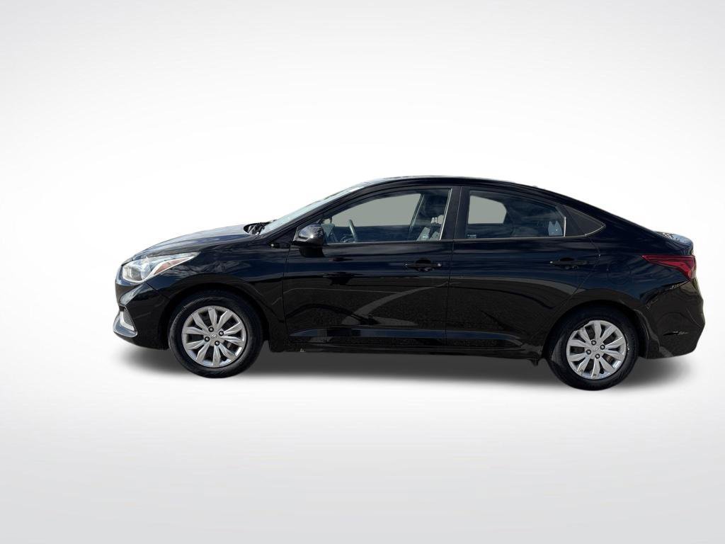 Used 2020 Hyundai Accent SE FWD image 2