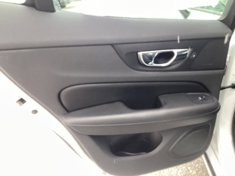 Used 2020 Volvo S60 T6 Momentum image 15