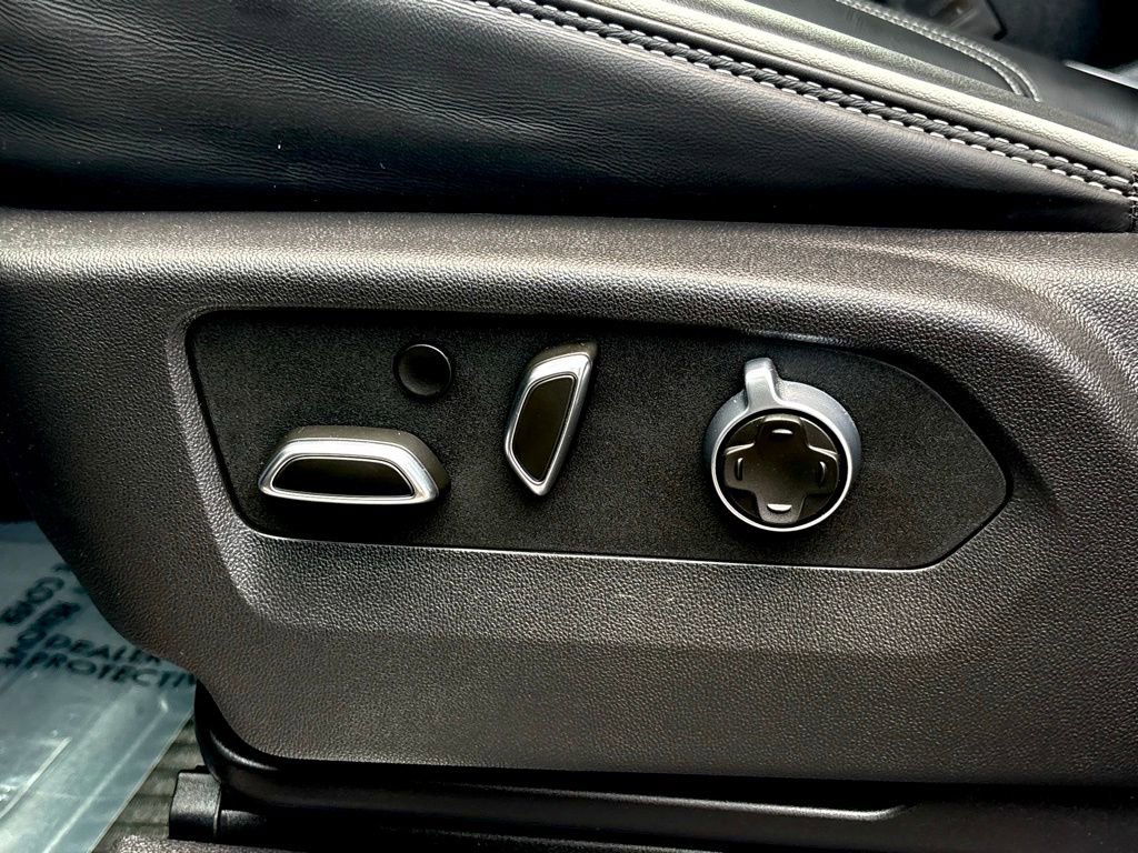 Used 2025 GMC Sierra 2500 AT4X image 25