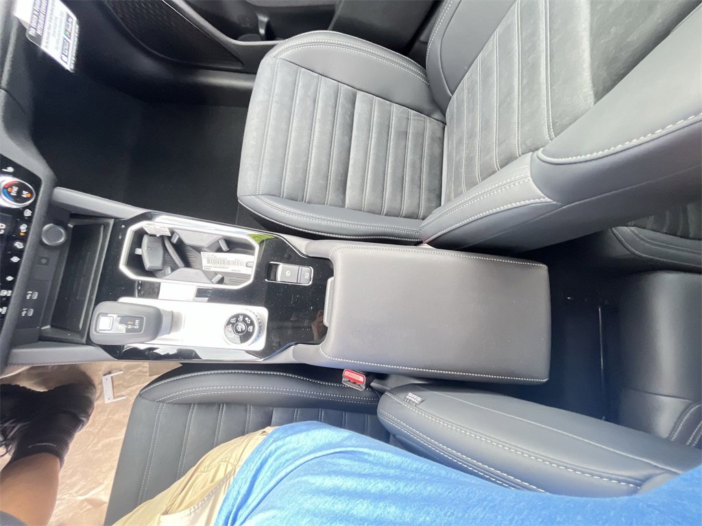 New 2025 Mitsubishi Outlander SE image 21