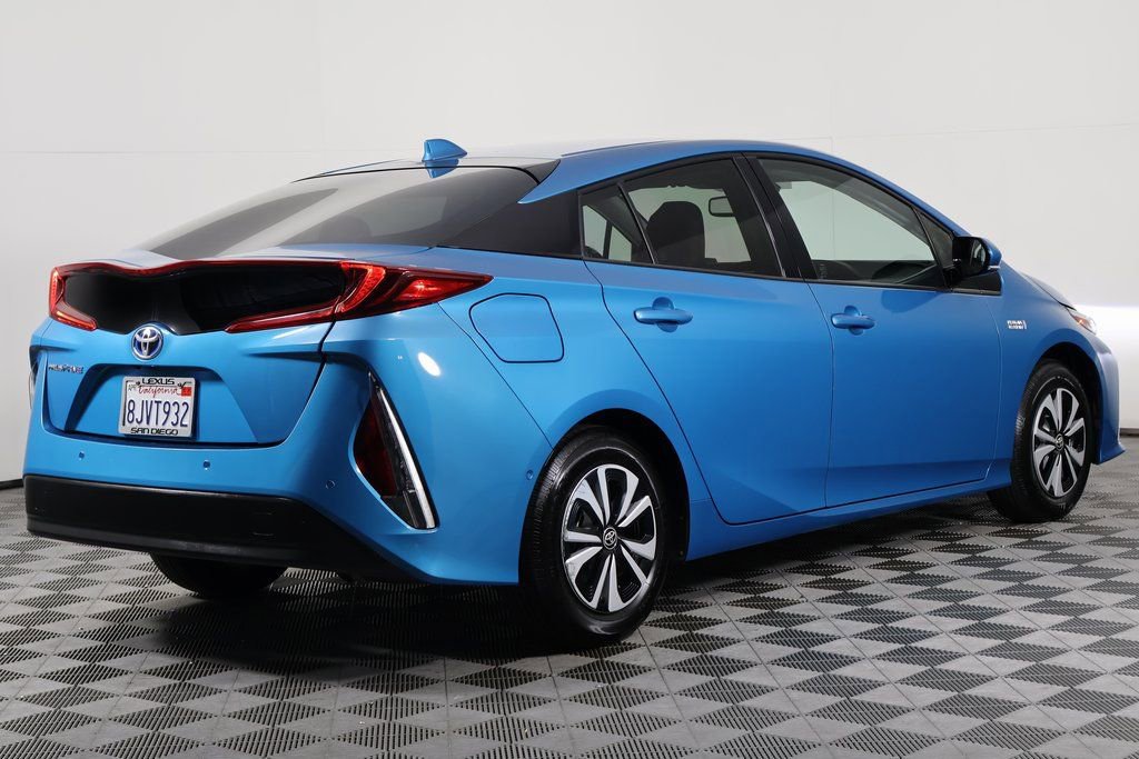 Used 2019 Toyota Prius Prime Advanced image 4