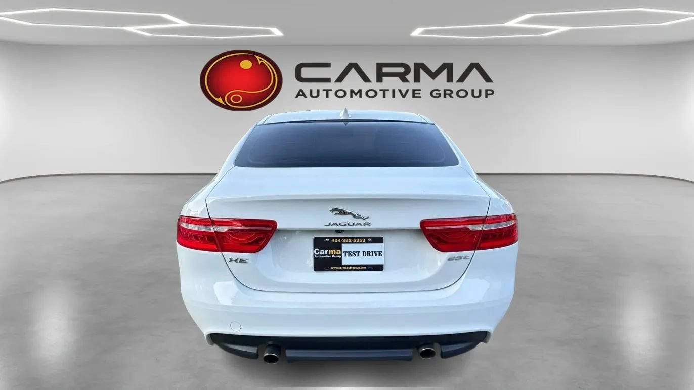 Used 2019 Jaguar XE Premium RWD image 4