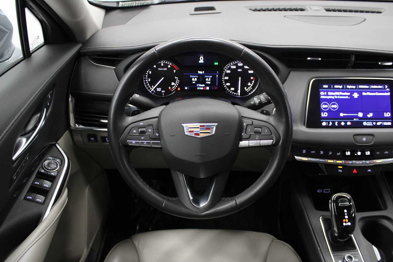 Used 2023 Cadillac XT4 Premium Luxury AWD/4WD image 17