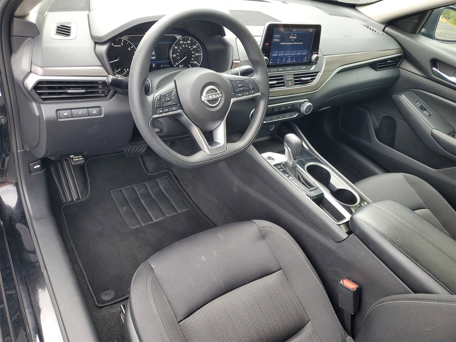 Used 2024 Nissan Altima 2.5 SV image 6