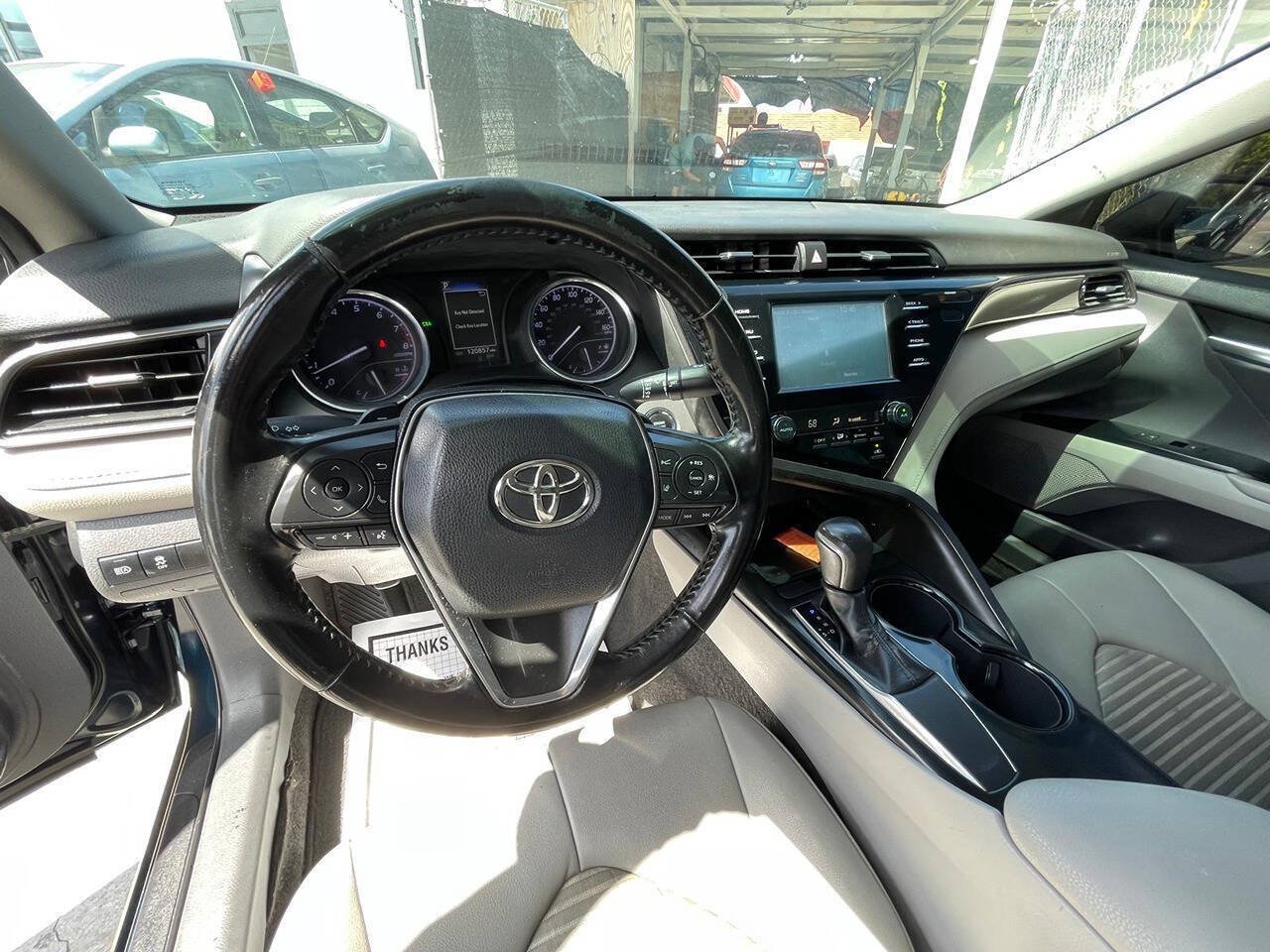 Used 2019 Toyota Camry SE w/ Convenience Package FWD image 8