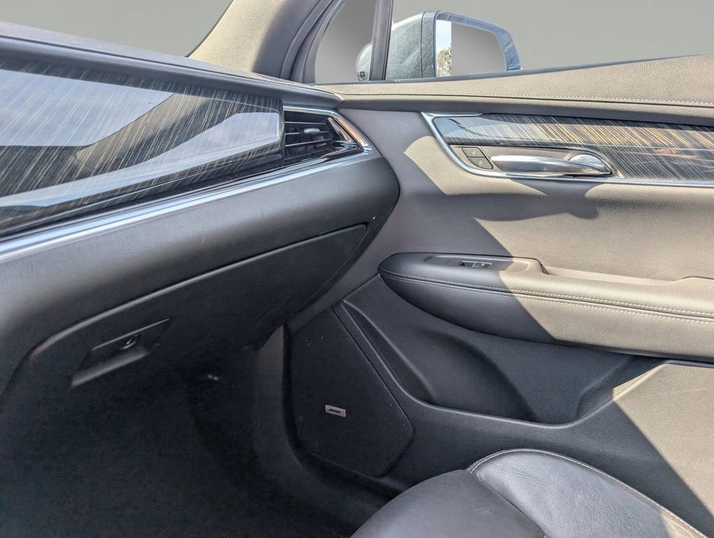 Used 2020 Cadillac XT6 Premium Luxury image 32