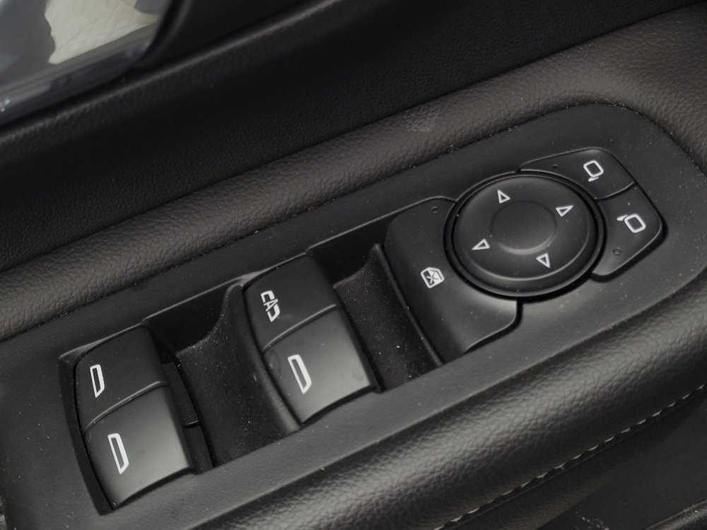 Used 2023 GMC Terrain SLT w/ Tech Package image 27