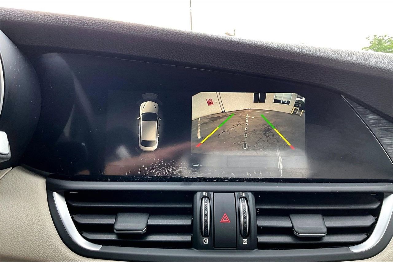 Used 2019 Alfa Romeo Giulia RWD image 13