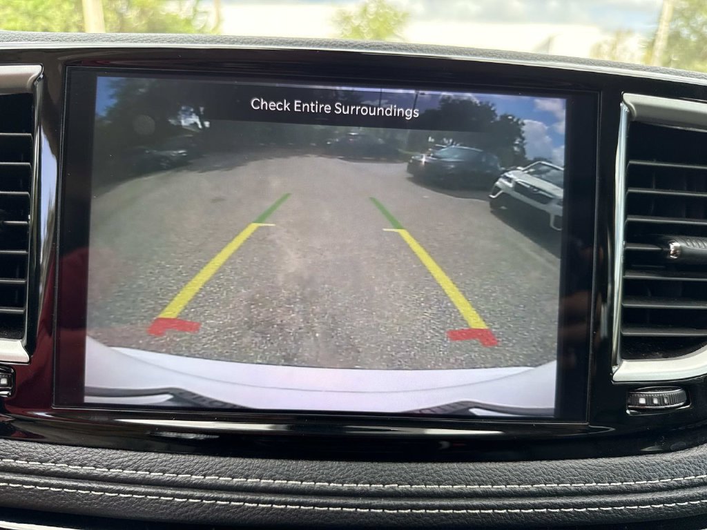Used 2024 Chrysler Pacifica Limited FWD image 31