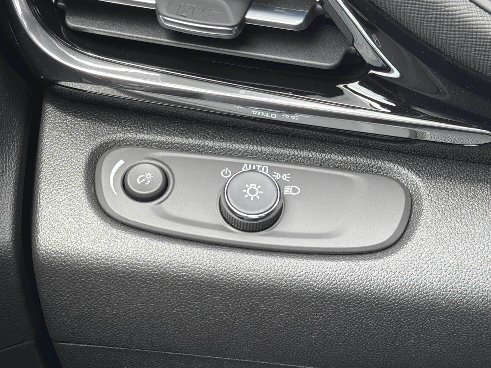 New 2026 Buick Envista Sport Touring w/ Convenience I Package FWD image 15