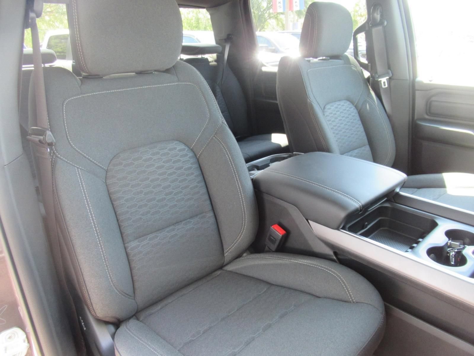 New 2026 RAM 1500 Express AWD/4WD image 11