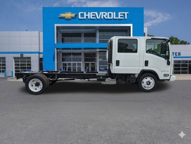 New 2025 Chevrolet Low Cab Forward image 6