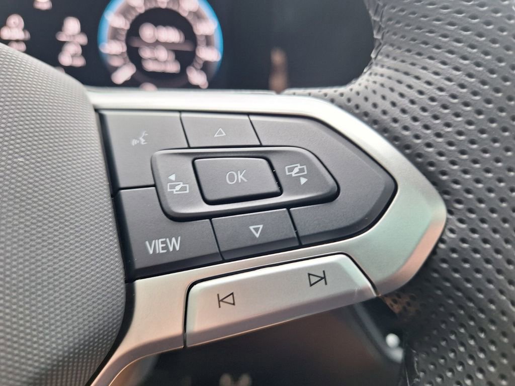 New 2026 Volkswagen Tiguan SE R-Line image 14