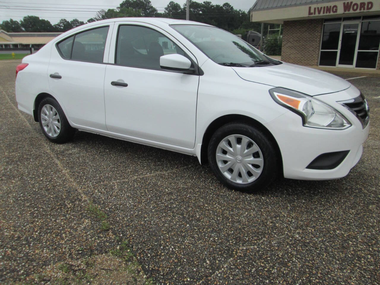 Used 2019 Nissan Versa S FWD image 40