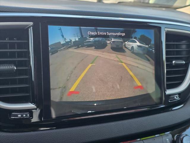 Certified 2024 Chrysler Pacifica Touring-L FWD image 28