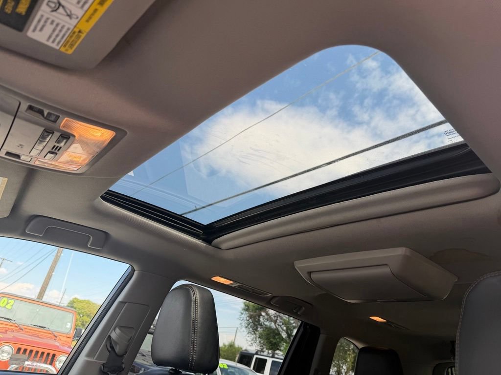 Used 2018 Toyota Highlander XLE AWD/4WD image 17