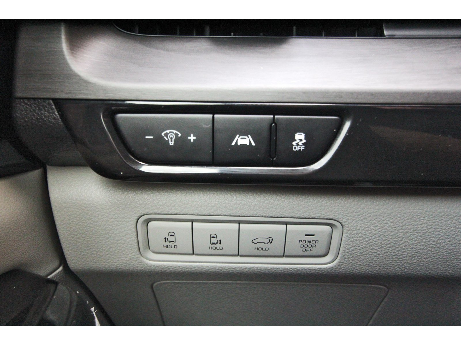 Used 2024 Kia Carnival EX FWD image 22