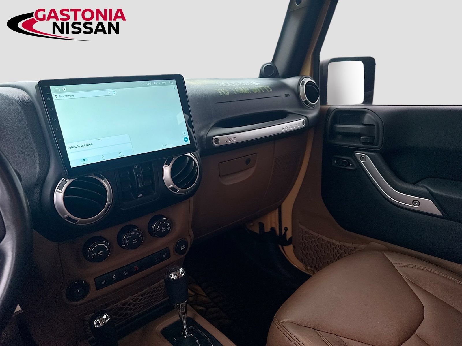 Used 2013 Jeep Wrangler Unlimited Sahara w/ Connectivity Group AWD/4WD image 32