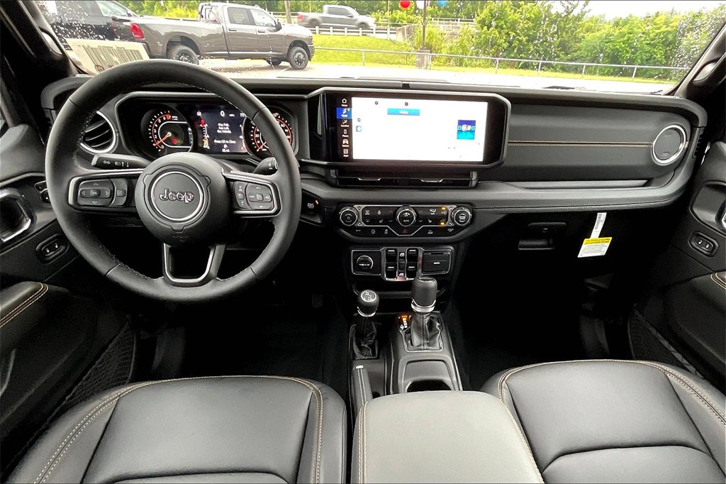 New 2025 Jeep Gladiator Sport image 5