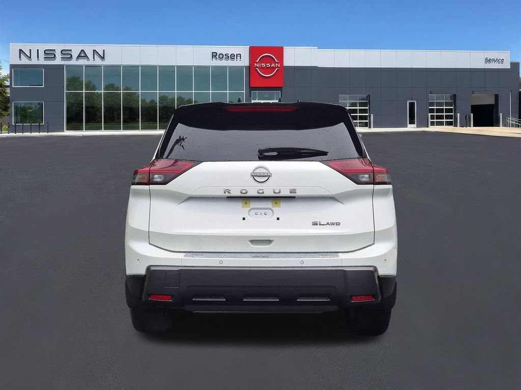 Used 2025 Nissan Rogue SL w/ Tech Package AWD/4WD image 4