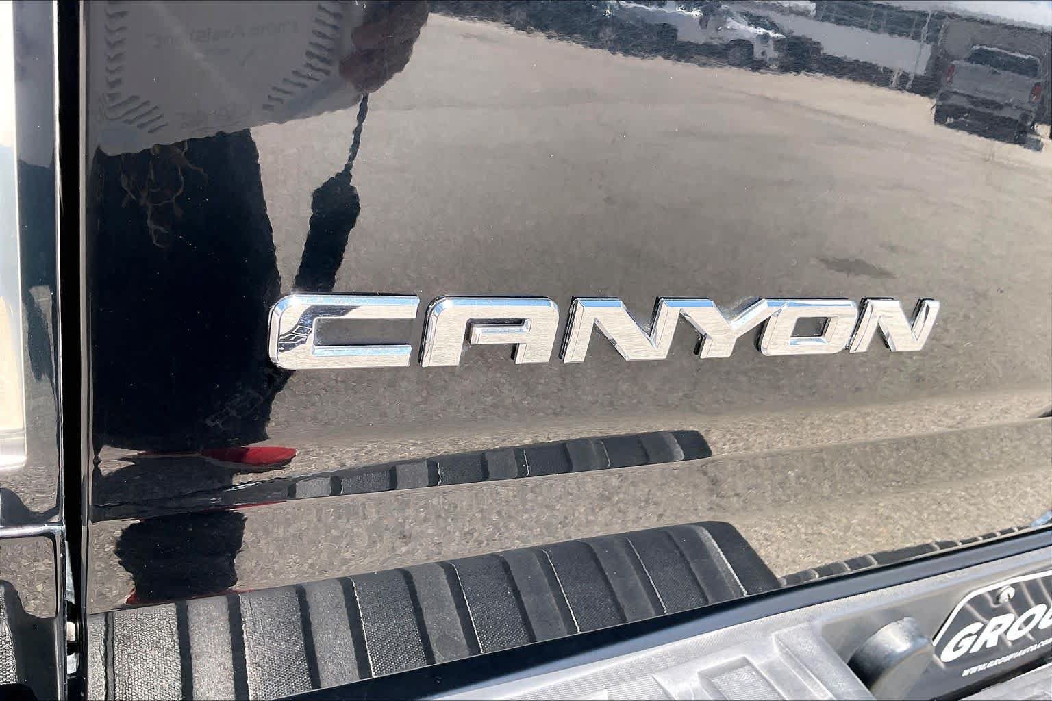 Used 2017 GMC Canyon 2WD Crew Cab w/ Convenience Package image 9