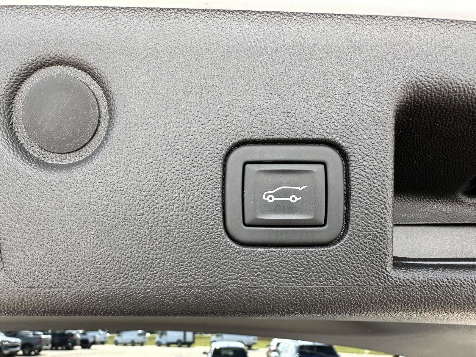 Used 2023 Chevrolet Equinox LT image 9