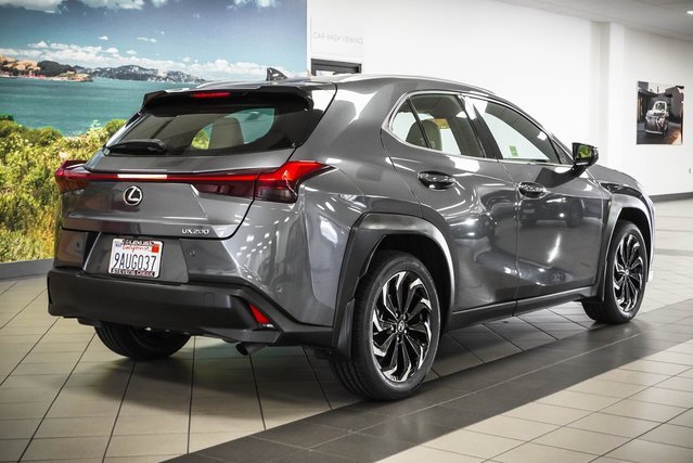 Used 2022 Lexus UX 200 200 Base w/ Accessory Package (Z2) image 6