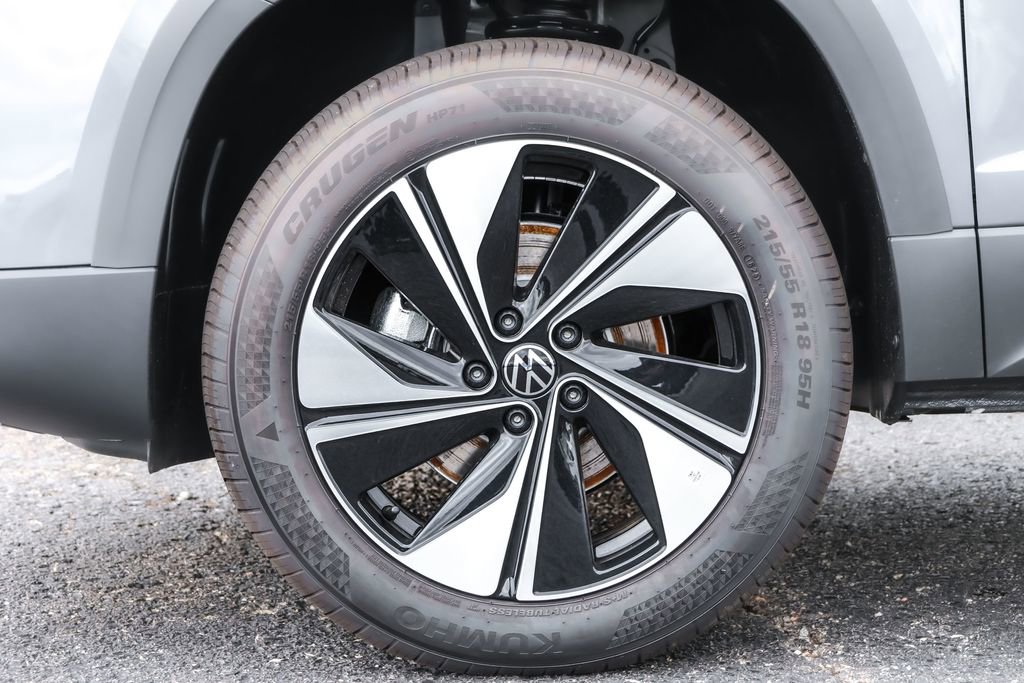New 2025 Volkswagen Taos SE image 20