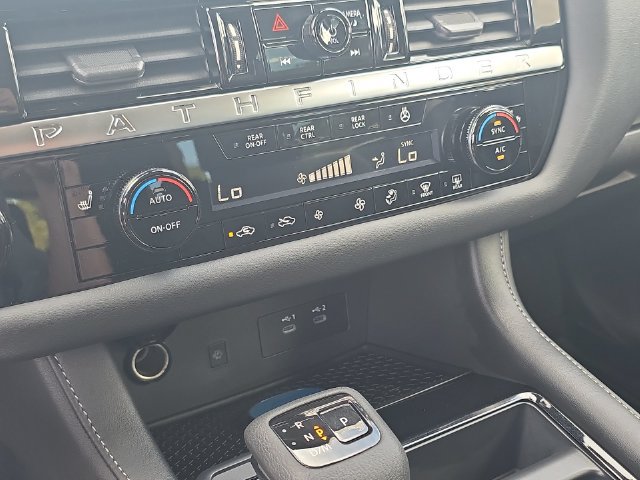 New 2026 Nissan Pathfinder SL w/ SL Premium Package AWD/4WD image 19