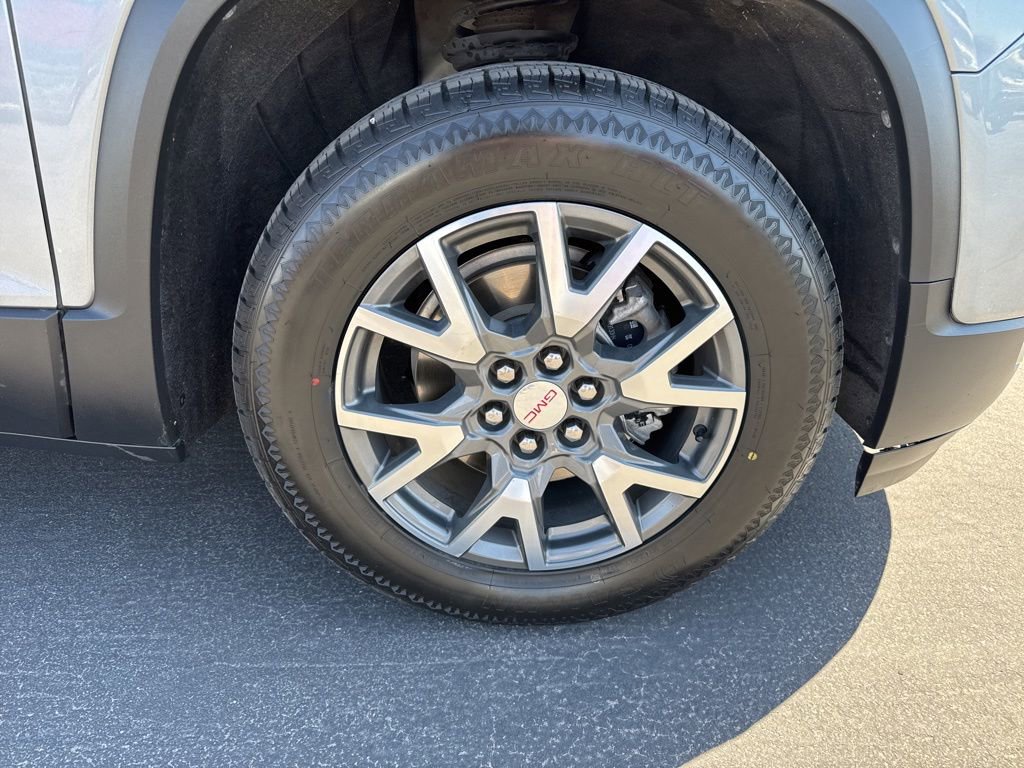 Used 2021 GMC Acadia SLE w/ Driver Convenience Package image 3