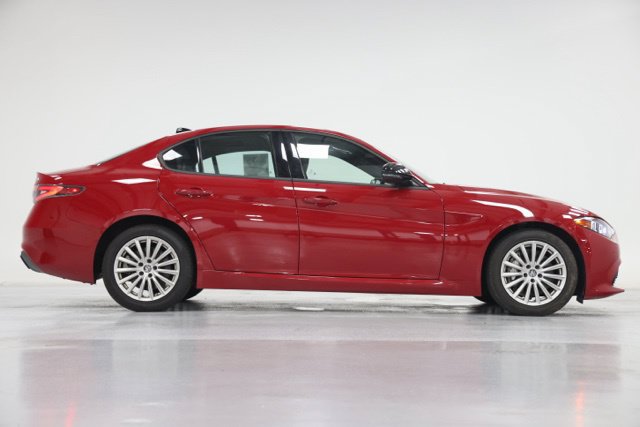 Used 2024 Alfa Romeo Giulia Sprint AWD/4WD image 17