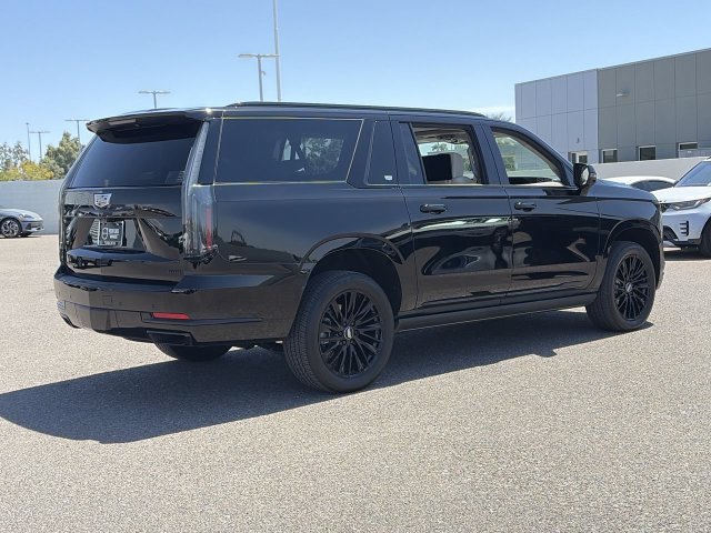 Used 2025 Cadillac Escalade ESV Sport Platinum AWD/4WD image 6