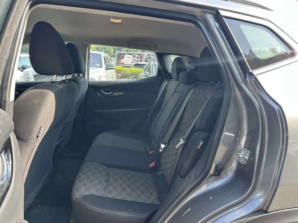 Used 2020 Nissan Rogue Sport SV w/ All-Weather Package AWD/4WD image 13