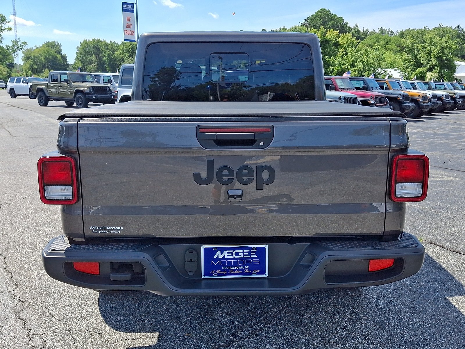Certified 2024 Jeep Gladiator Sport AWD/4WD image 5