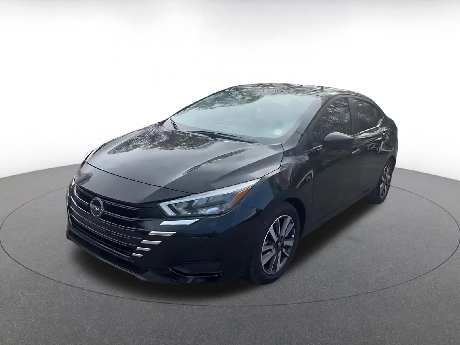 Used 2025 Nissan Versa SV FWD image 7