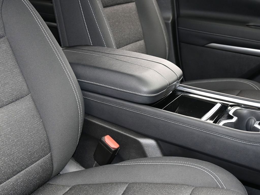 Used 2024 Chevrolet Traverse LS image 48