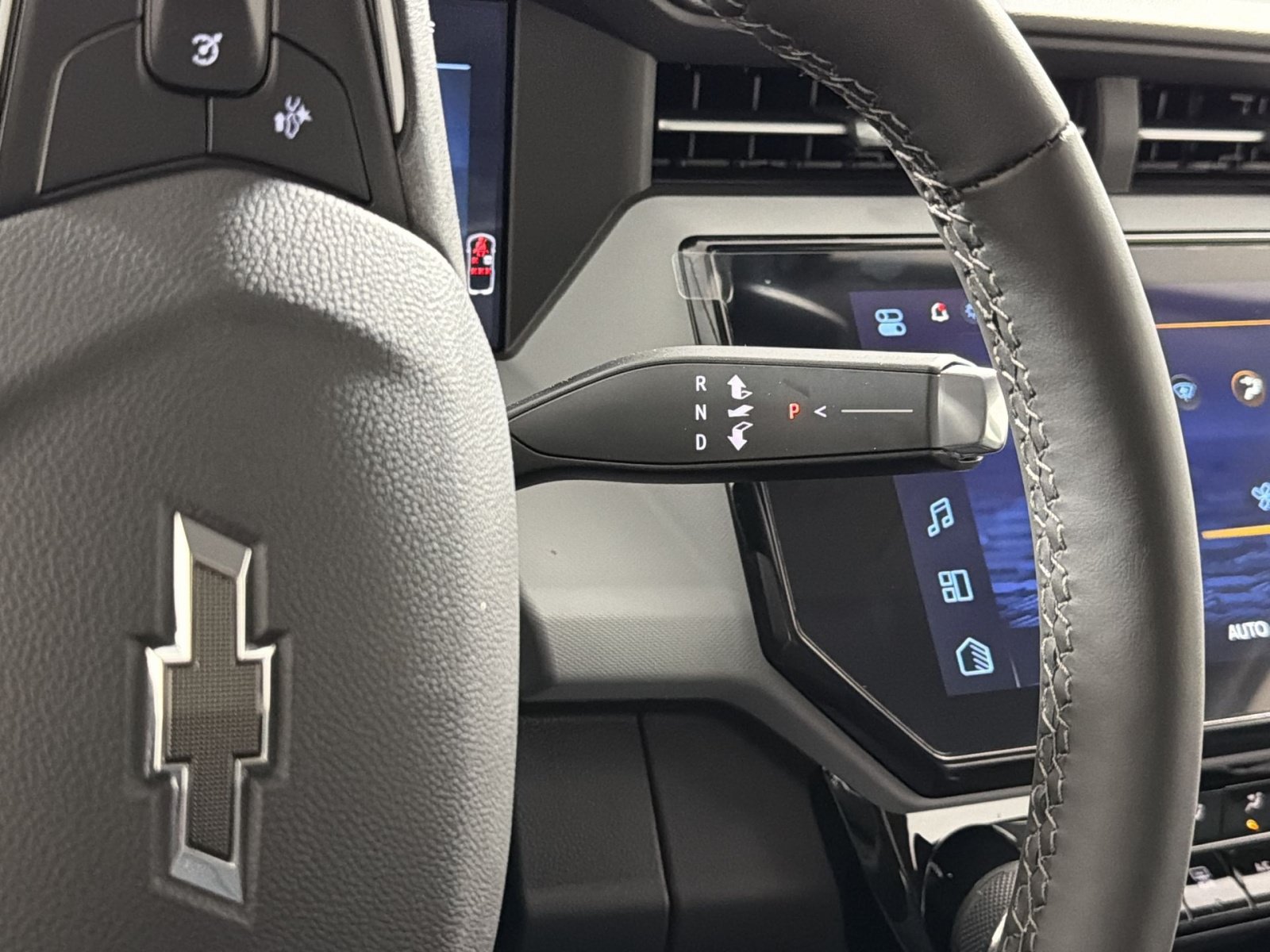 New 2027 Chevrolet Bolt LT w/ Comfort Package FWD image 22