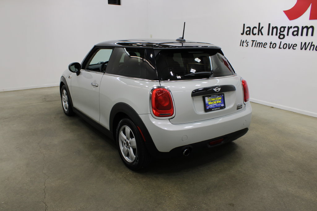 Used 2016 MINI Cooper 2-Door Hardtop FWD image 3