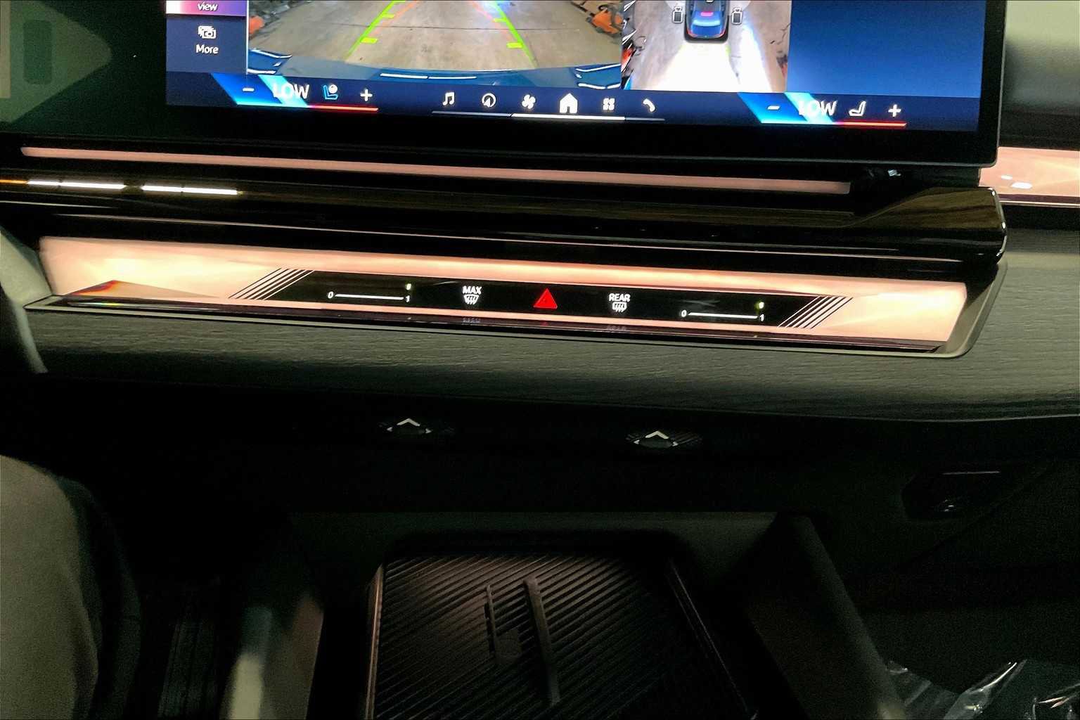 Used 2025 BMW i5 xDrive40 w/ Executive Package image 36