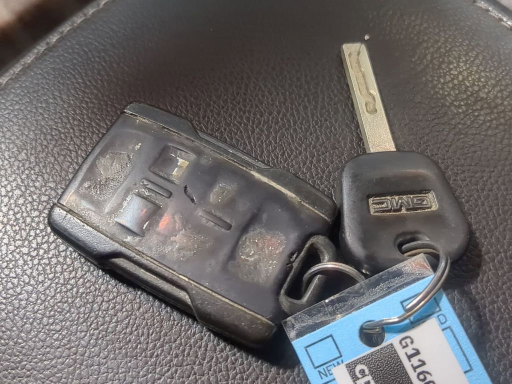 Used 2016 GMC Canyon SLE w/ Nightfall Edition image 45