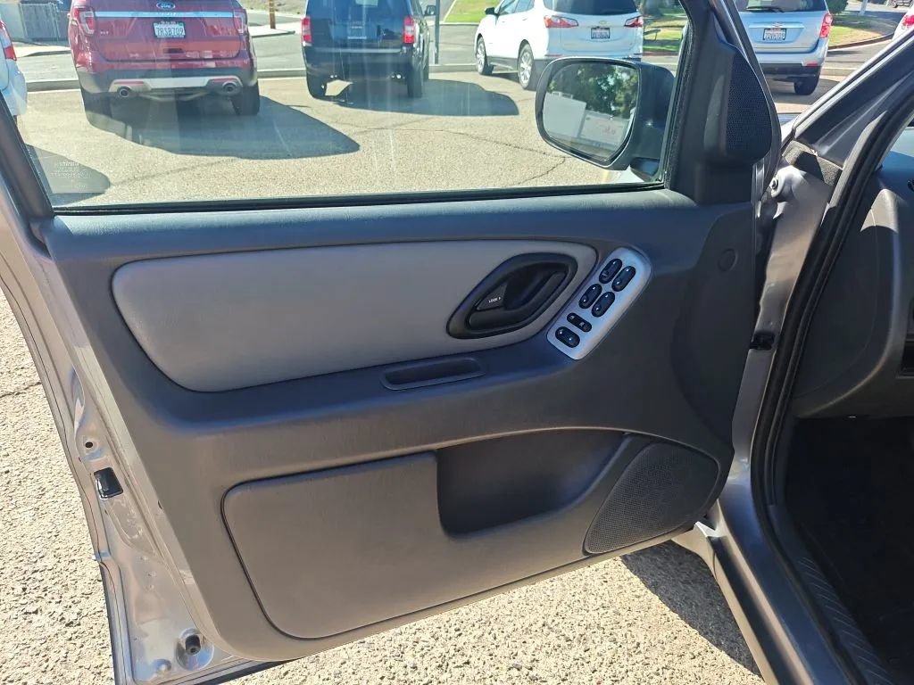 Used 2007 Ford Escape XLT AWD/4WD image 9