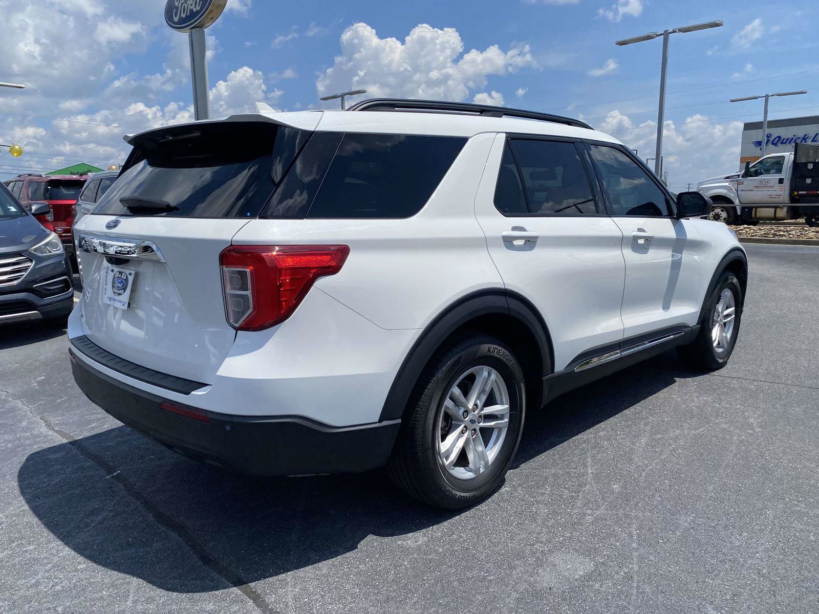 Certified 2023 Ford Explorer XLT RWD image 7