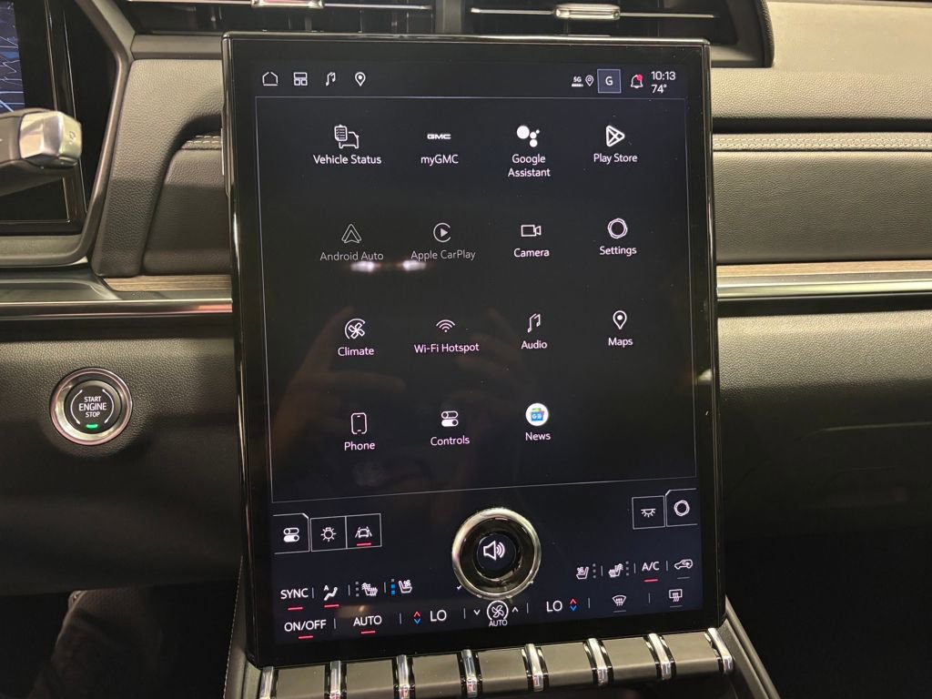 New 2026 GMC Terrain Denali w/ LPO, Floor Liner Package image 33