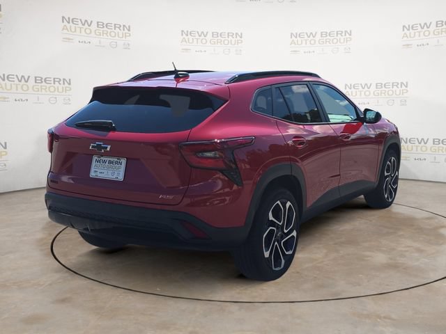 Used 2026 Chevrolet Trax RS FWD image 5