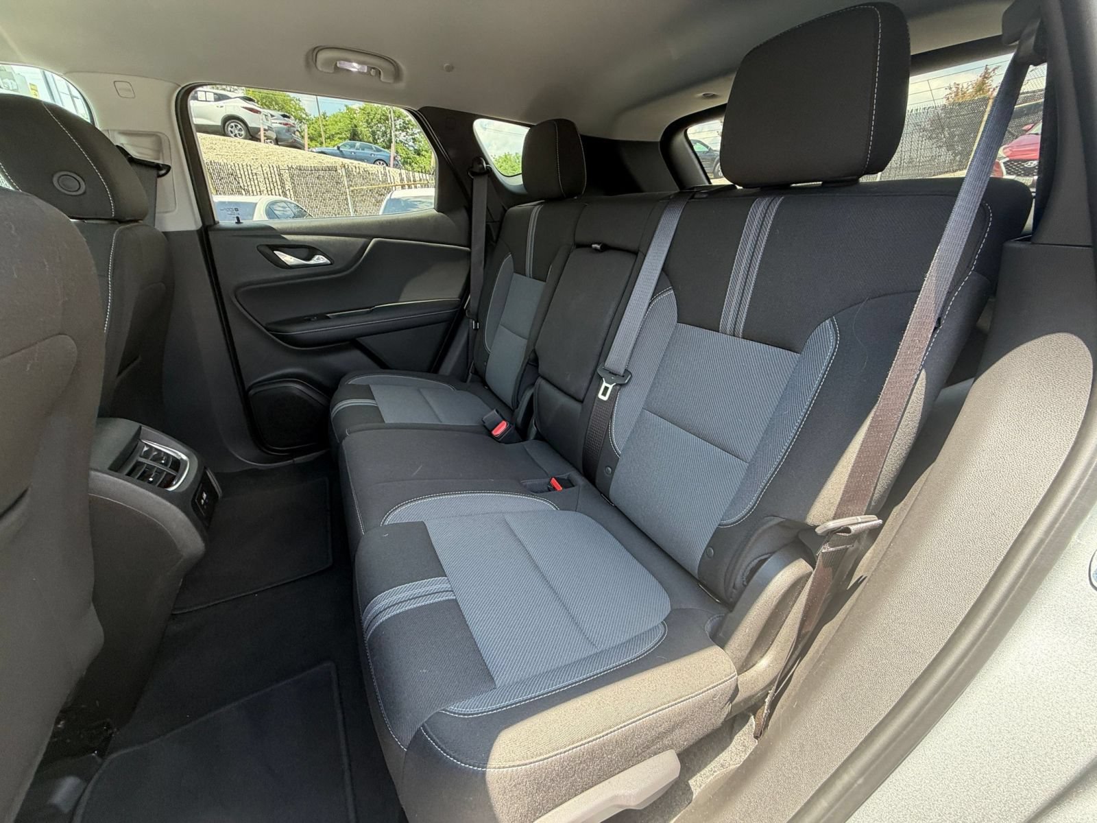 Used 2025 Chevrolet Blazer LT FWD image 40