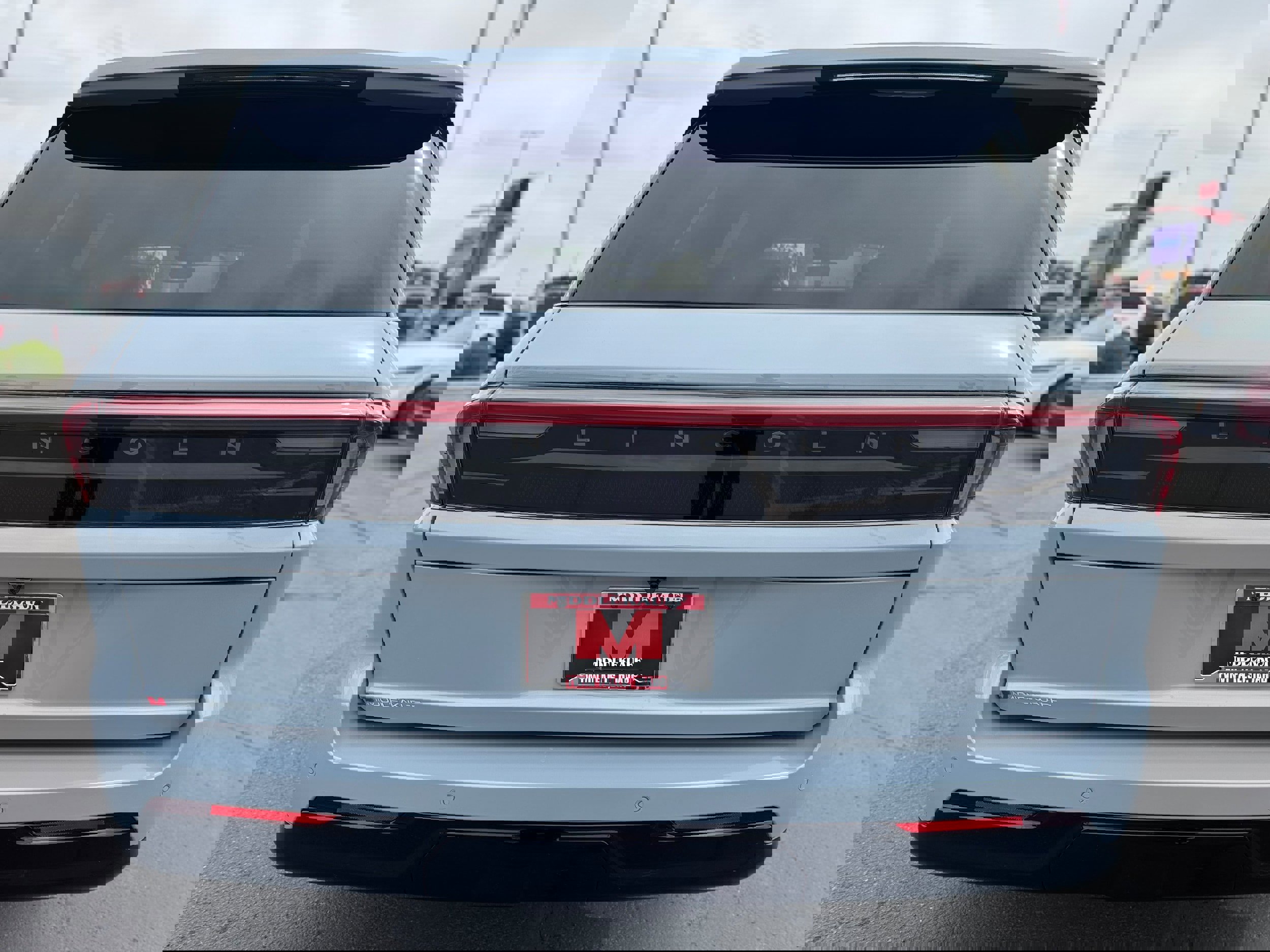 New 2025 Lincoln Navigator Reserve w/ Jet Appearance Package image 5