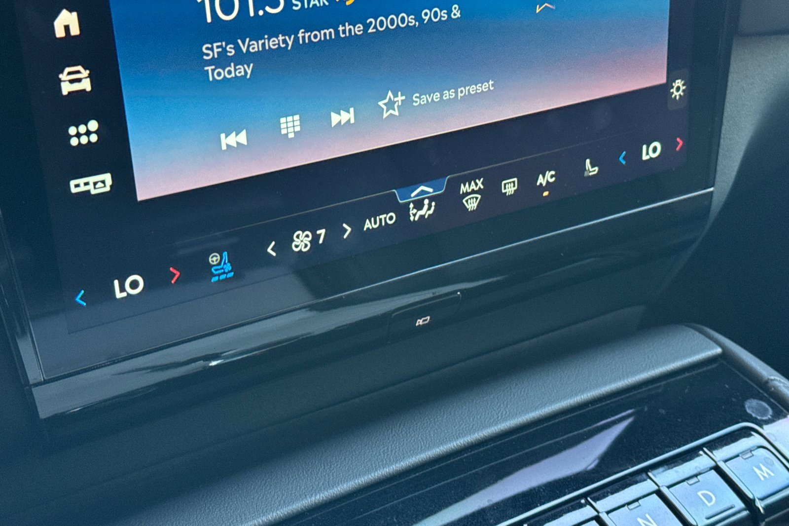 New 2025 Lincoln Navigator Reserve w/ Jet Appearance Package image 18